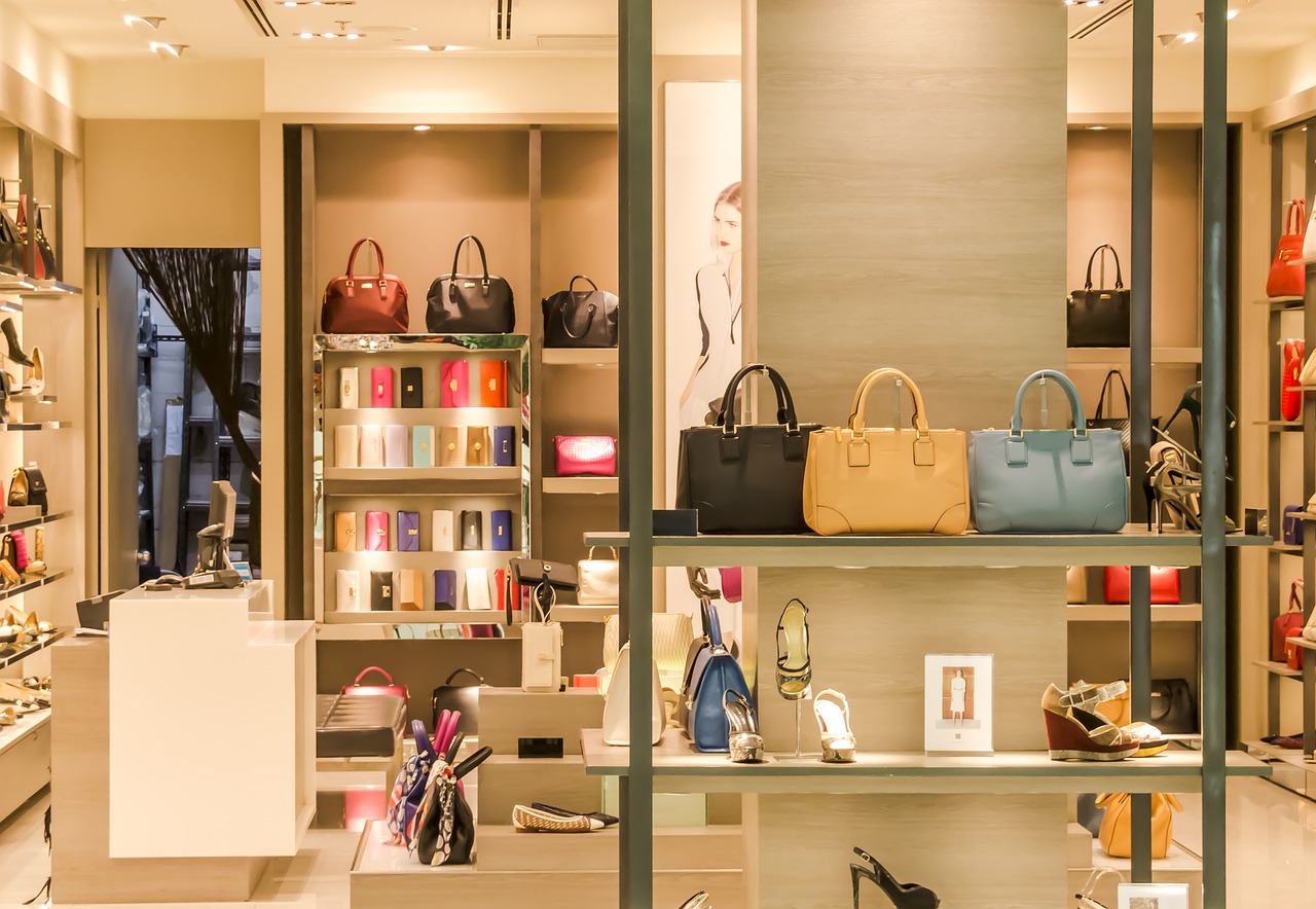 Lighting Designs for Retail Spaces for a More Inviting Shopping Experience